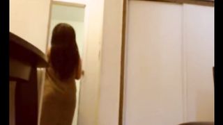 IT FINALLY HAPPENED: PIZZA GUY GOES FOR CAMGIRL'S TITS - celebwhore.com