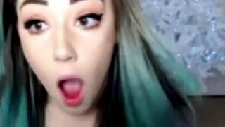 SAY HELLO TO MY LITTLE FRIEND - celebwhore.com